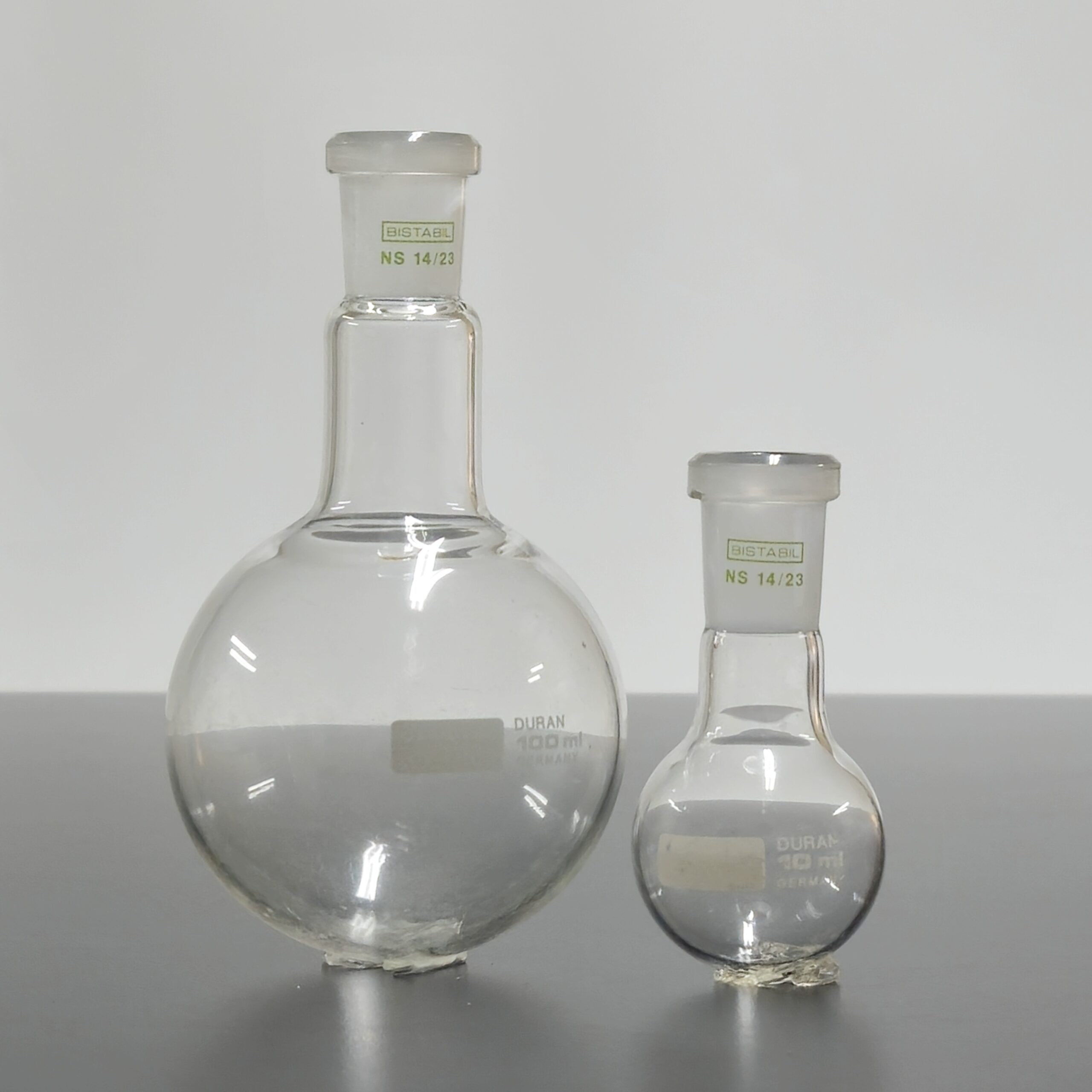 Second-hand Duran round bottom flasks